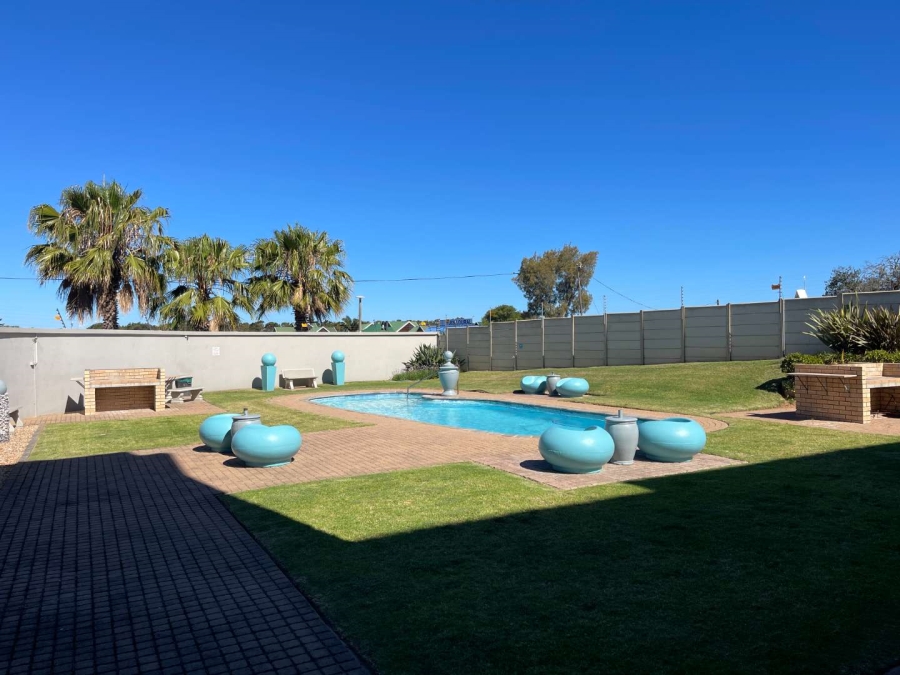 2 Bedroom Property for Sale in Hartenbos Central Western Cape